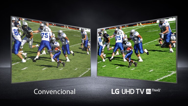 Una imagen de jugadores jugando en un campo de fútbol se muestra en las vistas. Una se muestra en una pantalla convencional y la otra en una TV UHD.