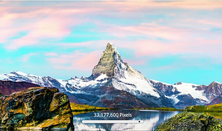 Una escena de una montaña que muestra la mejora en la calidad de la imagen a medida que el número de píxeles aumenta hasta 33.177.600 en resolución 8K (reproducir video).