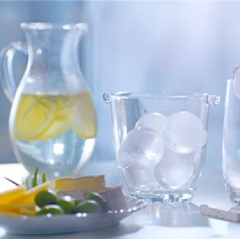 Un bowl de hielo esférico CraftIce™