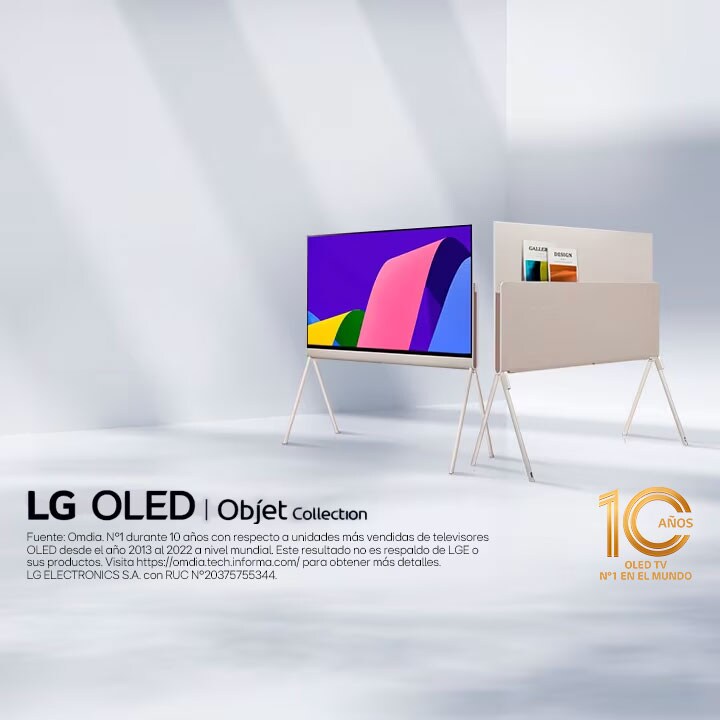 Dos televisores LG Posé uno al lado del otro en un ángulo de 45 grados, uno visto desde el frente con coloridas ilustraciones abstractas en la pantalla y otro visto desde atrás mostrando su versátil parte posterior. El emblema del televisor OLED número 1 del mundo por 10 años también se encuentra en la imagen.