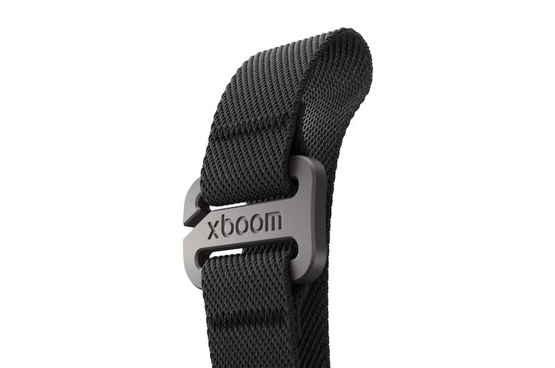 strap single: left perspective view 