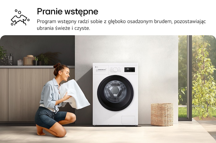 Program higieniczny pralki LG F4A10S7NWK pokazany na przykładzie prania pluszowej zabawki i białych tkanin wewnątrz bębna.