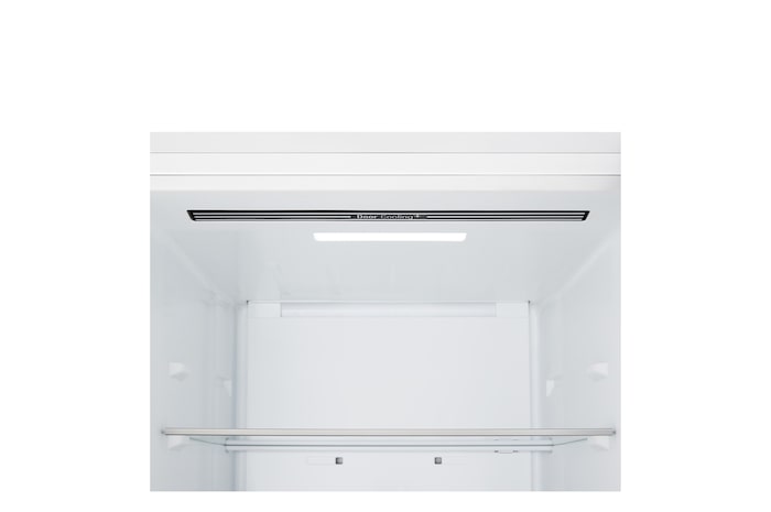 On the left meat with -3°C displayed, in the centre fresh fish with 0°C and on the right, cheese with 2°C.