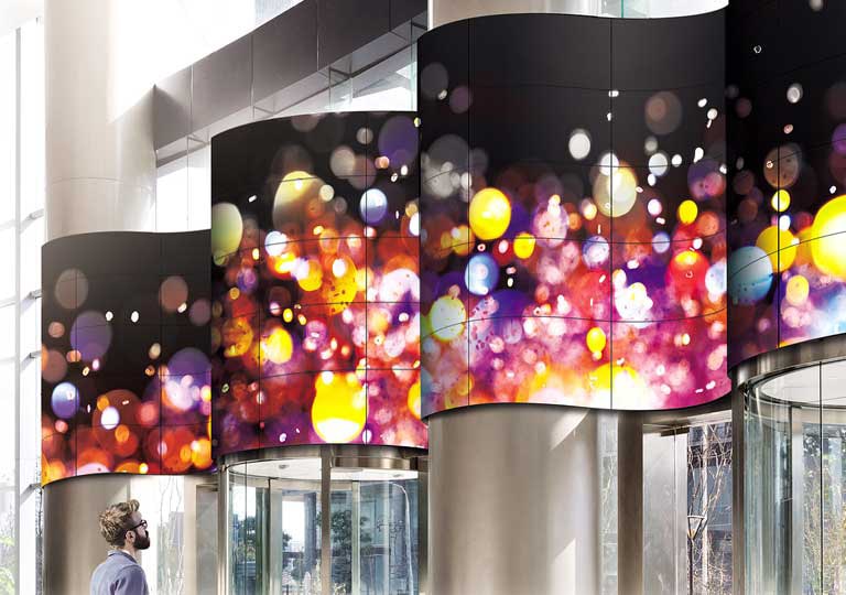 55EF5E_feature_W_box_1530852336437