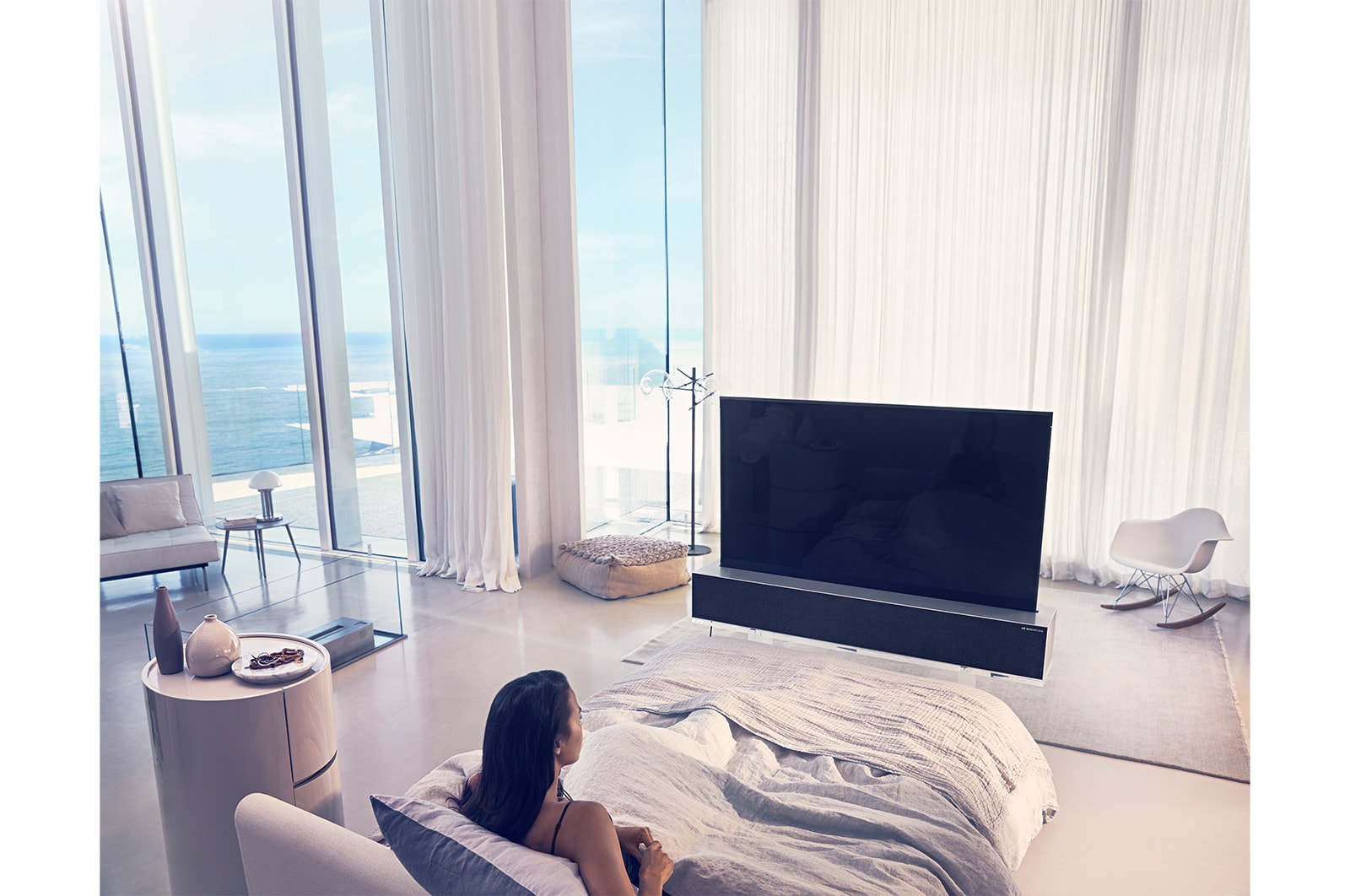 LG Telewizor LG 65” Zwijany OLED 4K ze sztuczną inteligencją, Cinema HDR, Smart TV, 120Hz, DVB-T2/HEVC, OLED65R19LA, OLED65R19LA