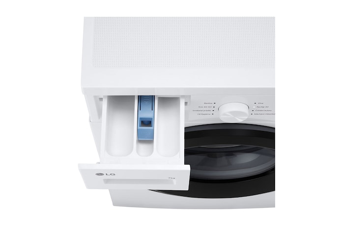 Obrázek dvou dětí hrajících si s barevnými kostkami v blízkosti pračky. Text: „Dětský zámek“: Dětský zámek zabraňuje malým dětem v náhodné změně nastavení.