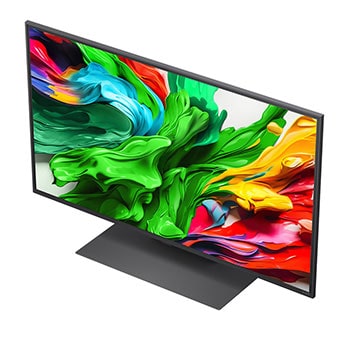 Salpicos de tinta explodem de cima para baixo em diversas cores. Certificação Intertrek para um volume de cores a 100 % para DCI-P3. O título fala da nova e única tecnologia de ampla gama de cores da LG que lhe permite ver cores vívidas no seu ecrã.