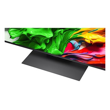 Papagaio num ramo de árvore em cores vívidas. O título fala sobre como o LG Al Picture Pro efetuou melhorias visuais impressionantes na resolução, brilho, profundidade e nitidez da cena.