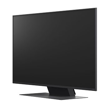 Conteúdo de ficção científica em reprodução no ecrã de um televisor LG. No ecrã vê-se a interface do IA Chatbot. O utilizador enviou uma mensagem ao chatbot dizendo que o ecrã estava demasiado escuro. O chatbot ofereceu soluções para o pedido. Toda a cena está também dividida ao meio. Um lado é mais escuro, o outro é mais claro, mostrando como o IA Chatbot resolveu automaticamente o problema para o utilizador. O texto explica que o AI Chatbot pode compreender a intenção do utilizador e fornecer soluções para resolver problemas.