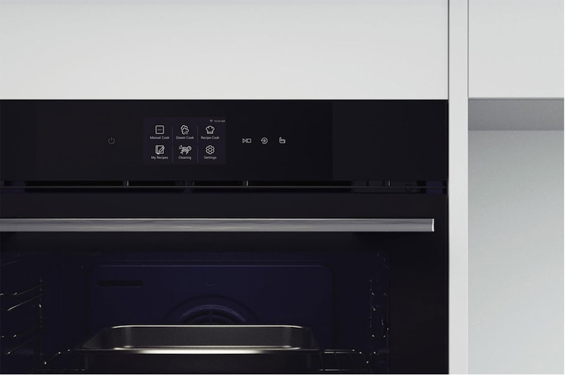 EasyClean_On the left is the inside of the messy product, and on the right is the oven cleaned through the EasyClean function.