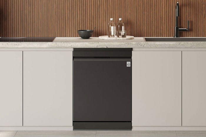 Imagem interior da máquina de lavar loiça lg