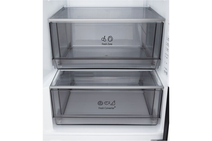Grande plano do frigorífico combinado LG (GBBSJ1CCEP) com garrafeira para quatro garrafas e caixa de macarons, com o design da garrafeira ampliado numa imagem circular.
