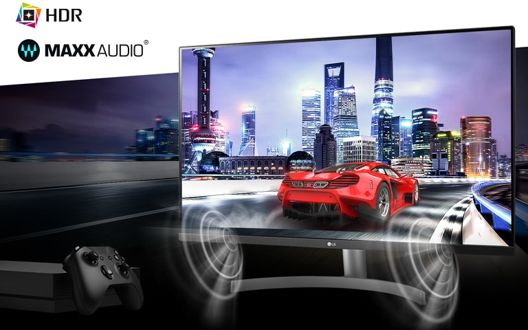 Jogo de consola 4K HDR de realidade imersiva com a cena de carros com MAXXAUDIO®