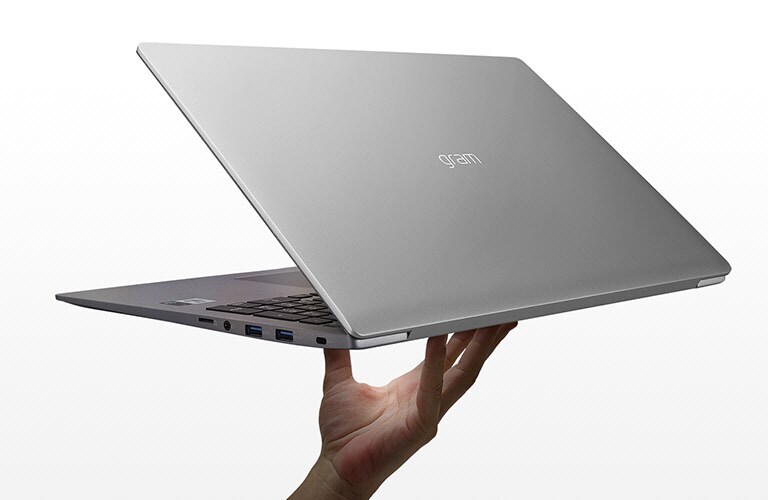 Ecrã de 17" e 1350 g