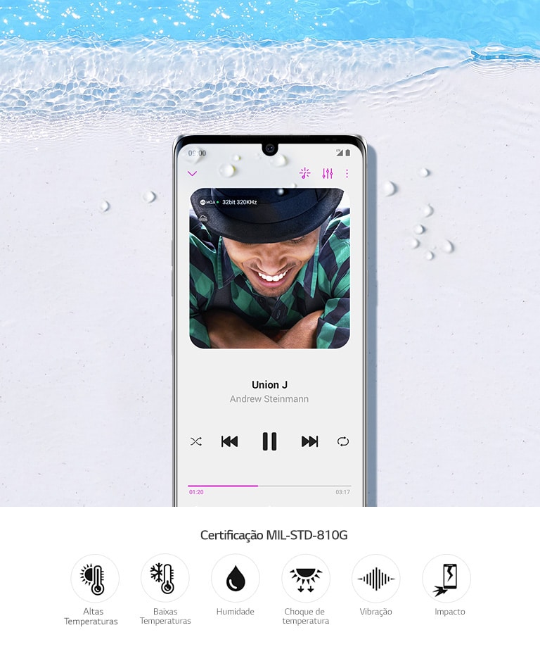 LG Velvet na areia da praia.
