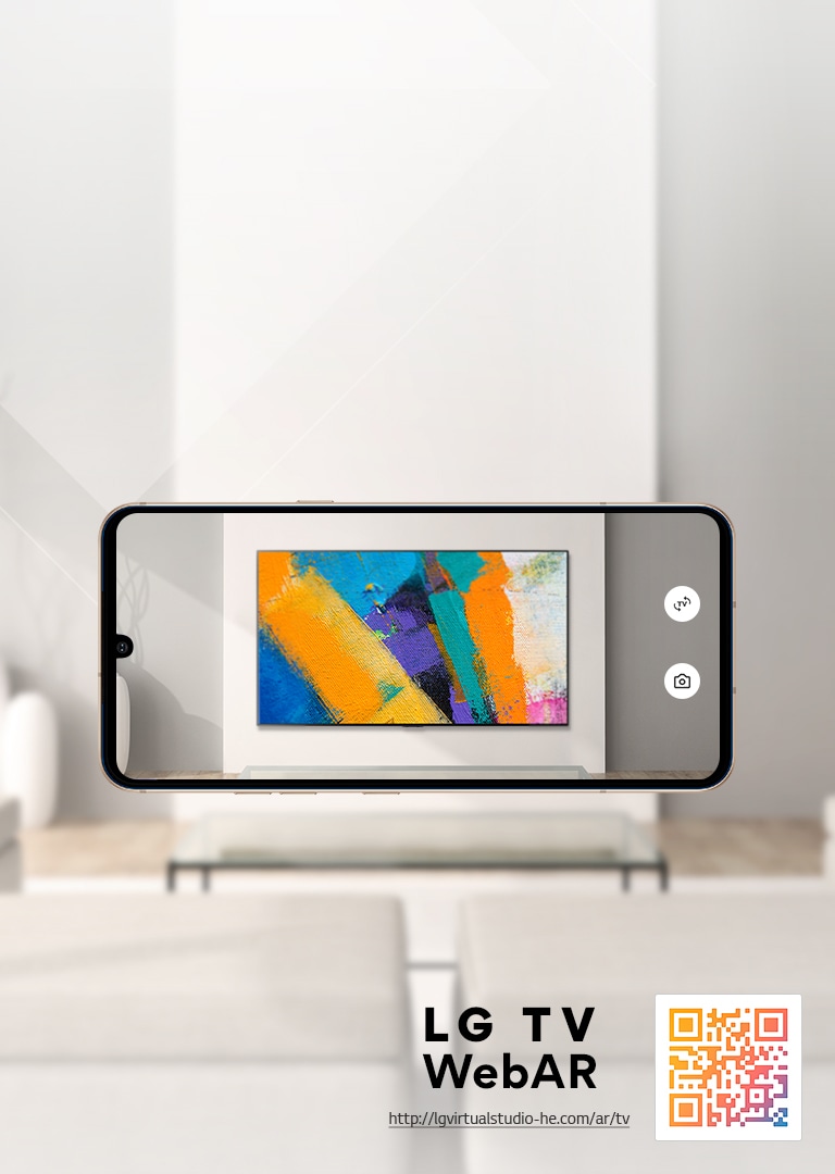 Isto é uma simulação de uma imagem Web AR de uma LG TV OLED. Imagens de um smartphone sobrepõem-se a um espaço minimalista. Há um código QR no canto inferior direito.