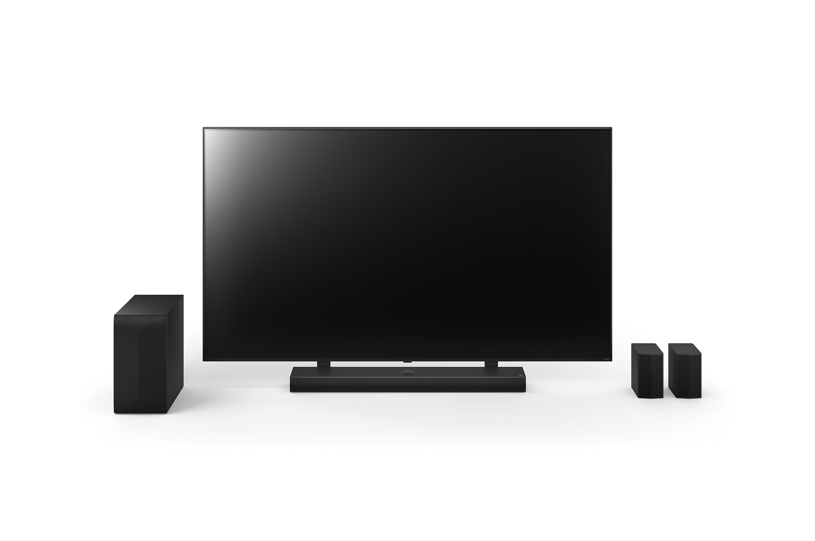 صورة بزاوية لتلفزيون LG QNED مقاس 65 بوصة، ومكبر الصوت LG Soundbar S75TR، ومكبرات الصوت الخلفية، ومضخم الصوت subwoofer