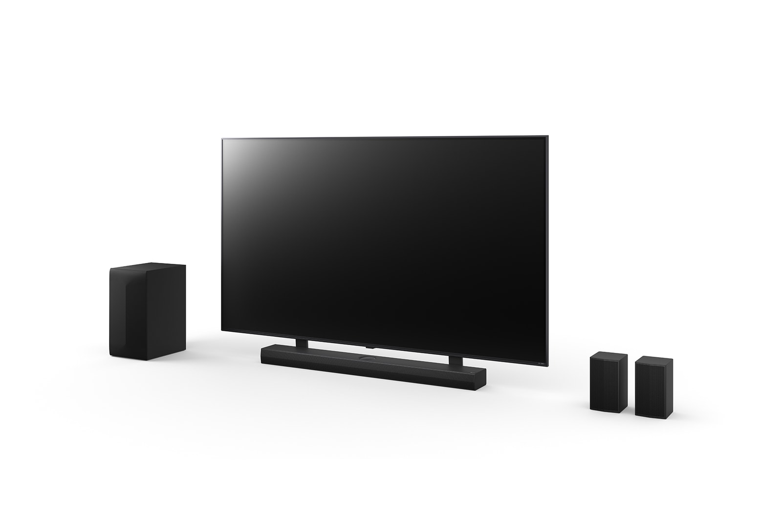 صورة أمامية لتلفزيون LG QNED مقاس 75 بوصة، ومكبر الصوت LG Soundbar S75TR، ومكبرات الصوت الخلفية، ومضخم الصوت subwoofer