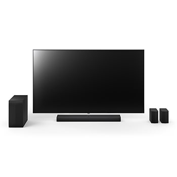 صورة بزاوية لتلفزيون LG QNED مقاس 65 بوصة، ومكبر الصوت LG Soundbar S75TR، ومكبرات الصوت الخلفية، ومضخم الصوت subwoofer
