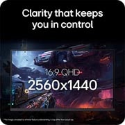 شاشة LG UltraGear™ Monitor 27G610A في بيئة ألعاب، مع التأكيد على دقة QHD بنسبة 16:9 ووضوح الشاشة بنسبة 2560x1440 الذي يبقيك على التحكم.