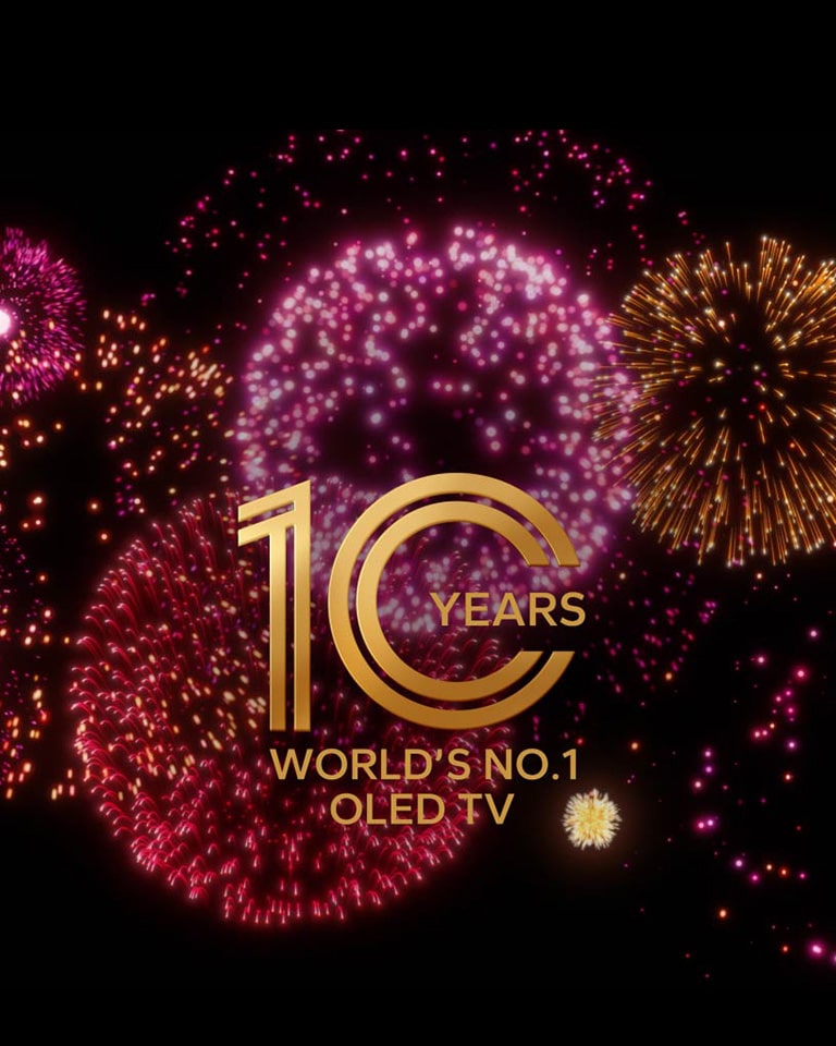فيديو يعرض شعار "تلفزيون OLED رقم 1 في العالم طوال 10 أعوام" يظهر تدريجيًا على خلفية سوداء مصحوبًا بألعاب نارية أرجوانية وزرقاء.