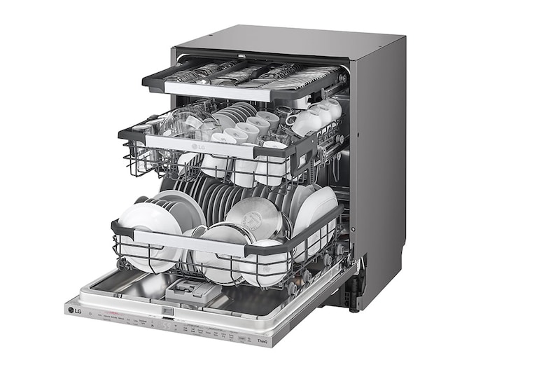  منظر أمامي من الجانب الأيمن لغسالة أطباق مع فتح الباب قليلاً