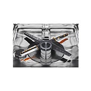 المنظر الأمامي للغسالة من أعلى مع فتح الباب قليل