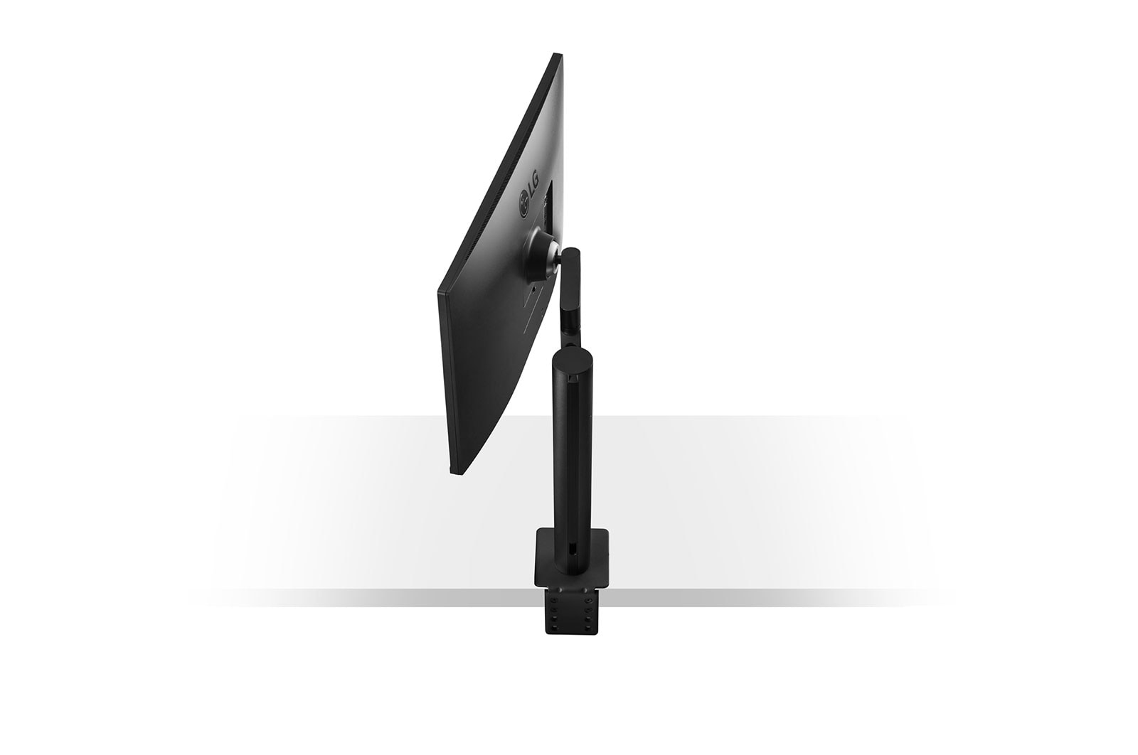 LG 27" QHD Ergo IPS Monitor with<br> USB Type-C™, 27QN880-B