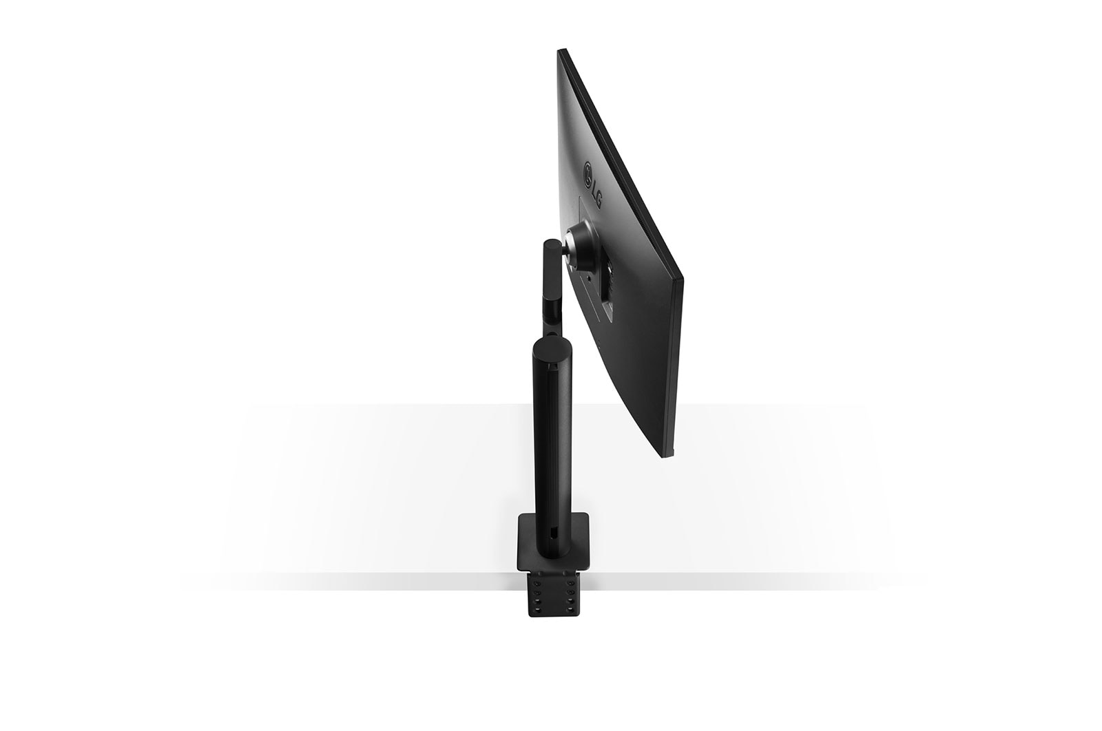 LG 27" QHD Ergo IPS Monitor with<br> USB Type-C™, 27QN880-B