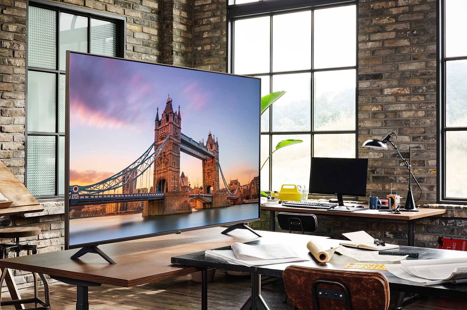 LG 4K UHD 75 Inch UP75 series, Quad Core Processor, Active HDR, Magic Remote & Arabic AI, 75UP7550PVC