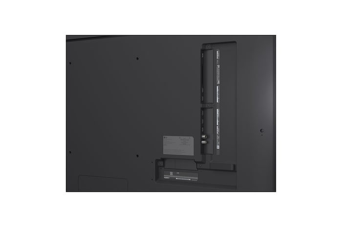 Färgstänk flyger från golvet upp i olika färger. Intertrek-certifiering för 100 % färgvolym till DCI-P3. Titeln handlar om LG:s nya och unika breda färgomfångsteknik som låter dig se levande färger på din skärm.