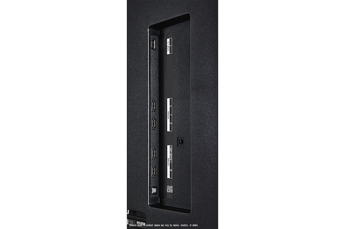 Sci-fi-innehåll spelas upp på en LG QNED TV-skärm. På skärmen visas gränssnittet för AI Chatbot. Användaren skickade ett meddelande till chattbotten och sa att skärmen var för mörk. Chattbotten erbjöd lösningar på förfrågan. Hela scenen är också uppdelad i två delar. Ena sidan är mörkare, den andra sidan är ljusare, vilket visar hur AI Chatbot löste problemet automatiskt för användaren. Texten förklarar att AI Chatbot kan förstå användarens avsikt och erbjuda lösningar för felsökning.