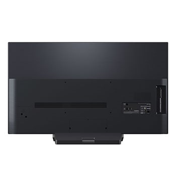 Närbild av en LG OLED TV-skärm som visar hur AI Search fungerar. Ett litet chattfönster är öppet som visar hur användaren frågade efter vilka sportspel som är tillgängliga. AI Search svarar via chatt och genom att visa miniatyrer av tillgängligt innehåll. En uppmaning att fråga Microsoft Copilot visas också. 