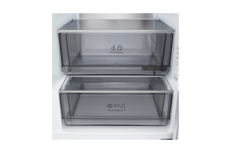 Vy från sidan framifrån av LG bottenfrys (GBBS726CPY) som visar utvändig design