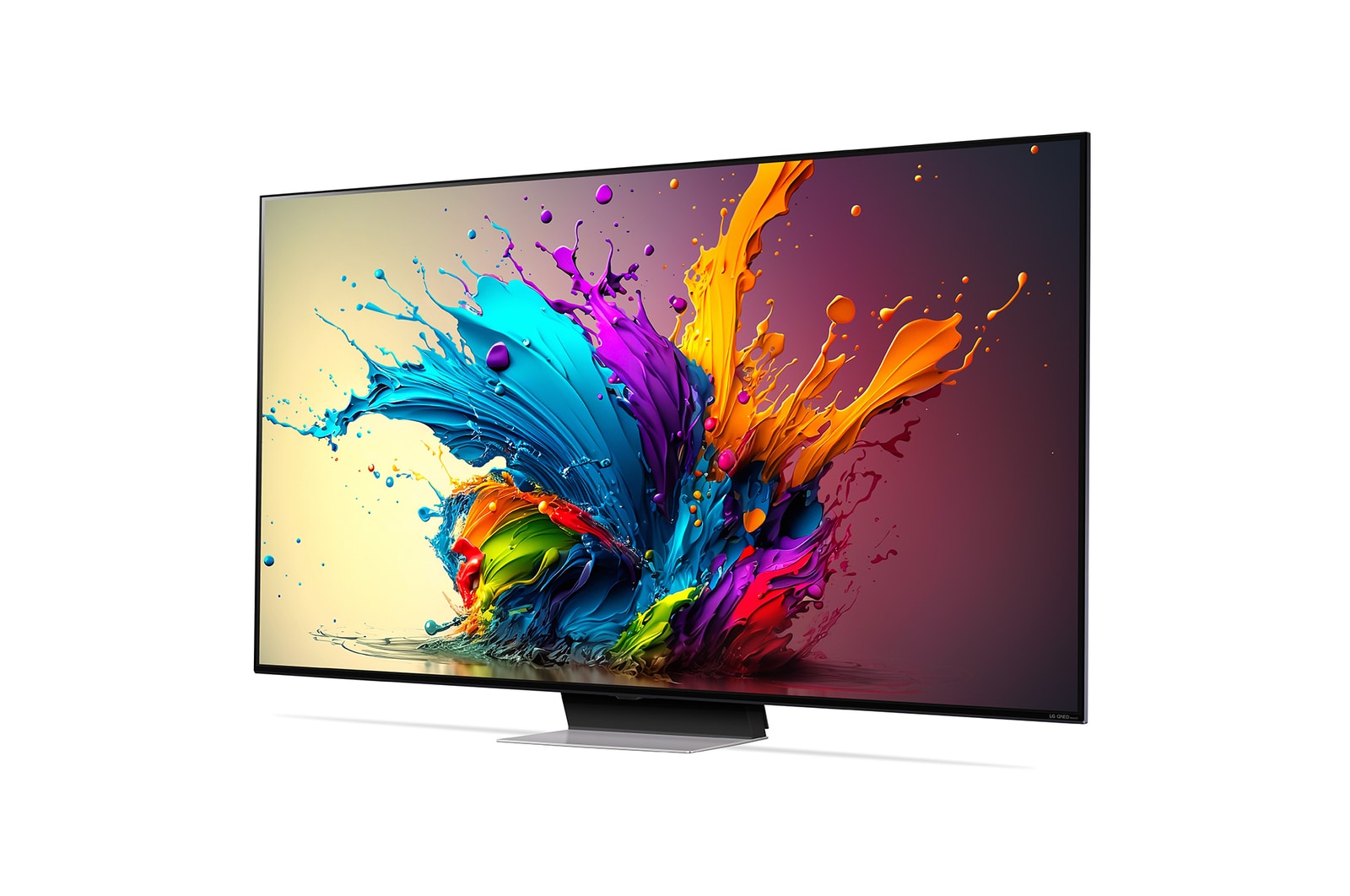 LG QNED MiniLED TV, QNED90, lätt vinklad åt vänster