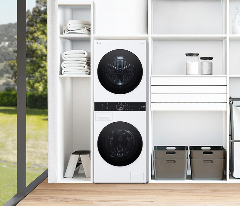 This is the wall of a room that looks like a utility room. Washtower is arranged in harmony with other furniture.