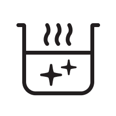 Inuti vattentanken kokar vattnet, med glittrande ikoner som indikerar sterilisering.	