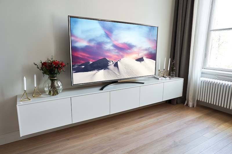 LG Ultra HD 4K TV - 82”, 82UM7600PLB