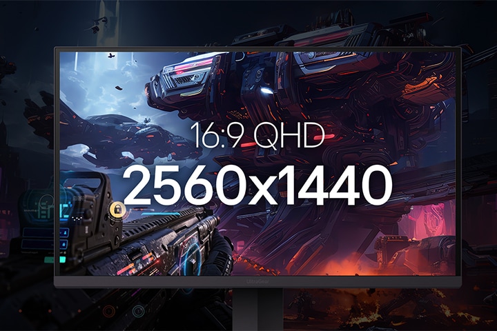 Närbild av LG UltraGear™ 27G610A-bildskärmen på skärmen som visar en stridsscen ur ett sci-fi-spel med futuristiska rymdskepp och mechs. Textöverlägg lyfter fram upplösningen och bredd–höjd-förhållandet: ”16:9 QHD 2 560 x 1 440”	