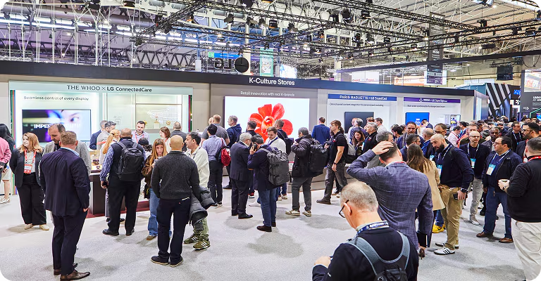 Visitors to the bustling K-Culture Stores zone experienced how LG’s solutions integrate with top K-Brands to create immersive retail environments.