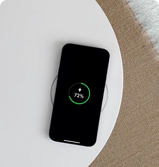 The mobile phone is placed in the wireless charging area above the top of the product, and the charging process can be observed.