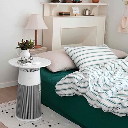 Small items such as pots are placed on the top of the product to be conveniently used as a bedside table.