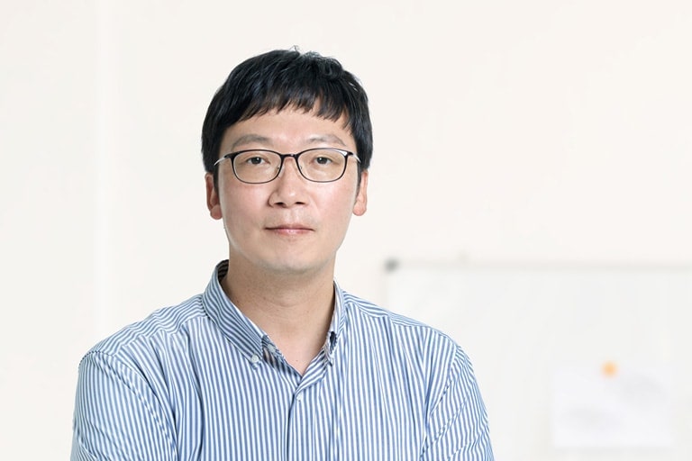 alt="LG Ergo Monitor Team - Product Planning - Minsoo Cho"