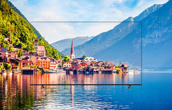 The scenery displayed on the TV screen is vividly expressed, appearing as if it were real.	