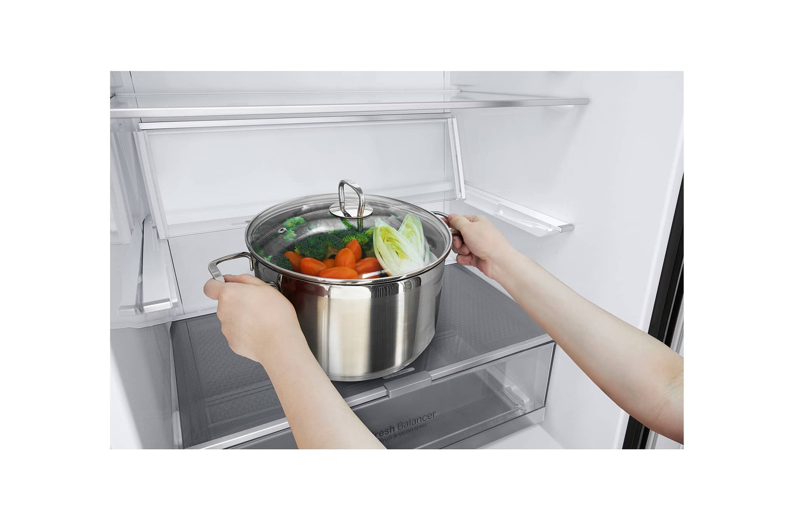 LG 421L Bottom Freezer Refrigerator with Smart Inverter Compressor™ in Matte Black, GB-B4215MC