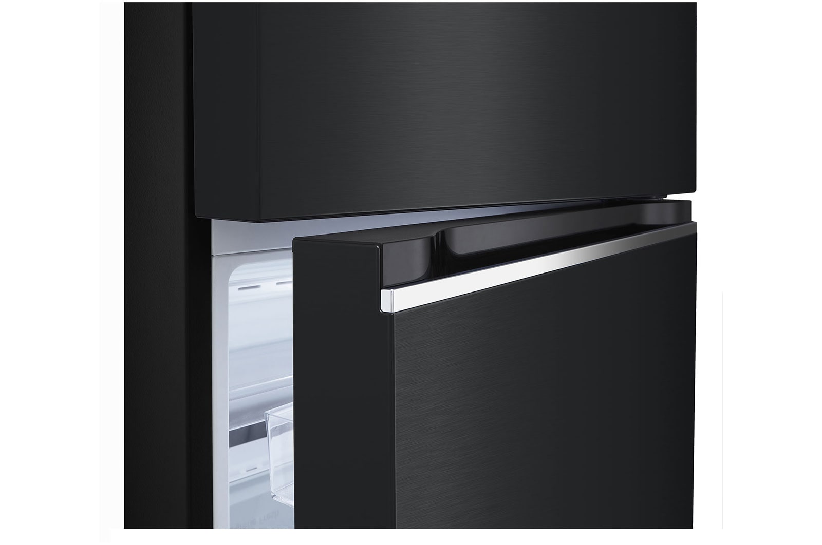 LG 395L Top Freezer with Smart Inverter Compressor™ in Essence Matte Black, GT-B3953EP