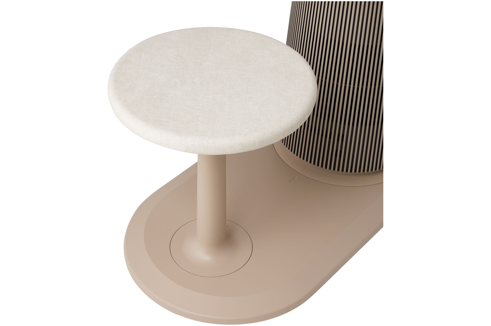 Front view of LG PuriCare™ AeroCatTower Air Purifier