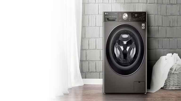 เครื่องซักผ้าฝาหน้า LG สีดำตั้งในห้องสไตล์โมเดิร์น