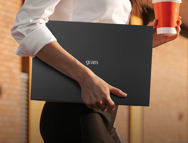 LG gram-light-slim-พกพาสะดวก