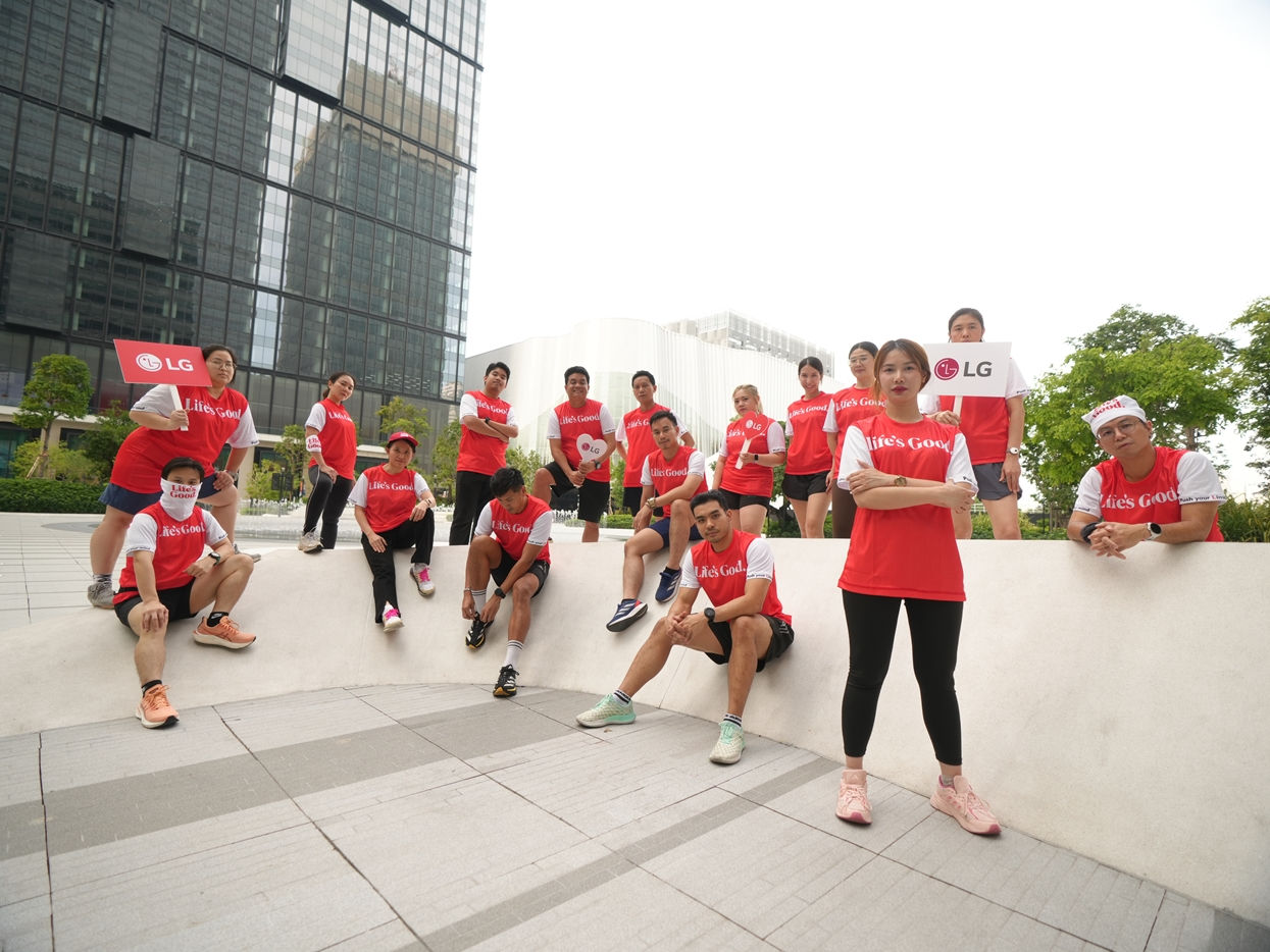 LG_RUNNIG_CREW_4.JPG